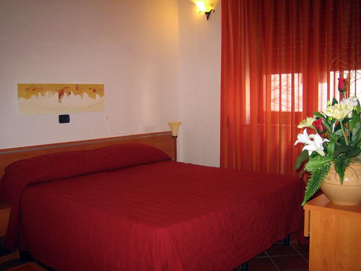 Bed And Breakfast La Terrazza ชิสแตร์นีโน ห้อง รูปภาพ